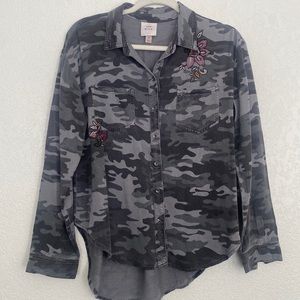 Knox Rose Camo Top